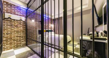 LA View Hotel