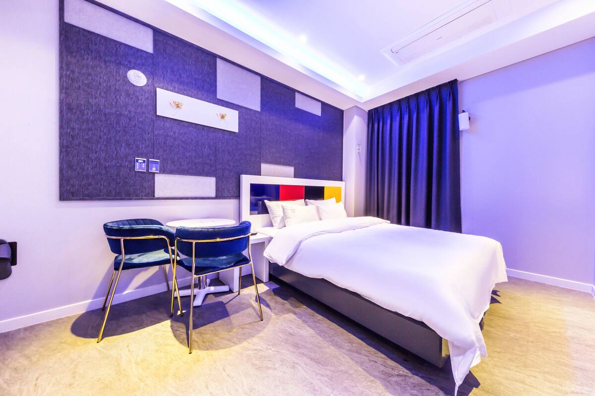 Standard Room | WiFi (free), bed sheets