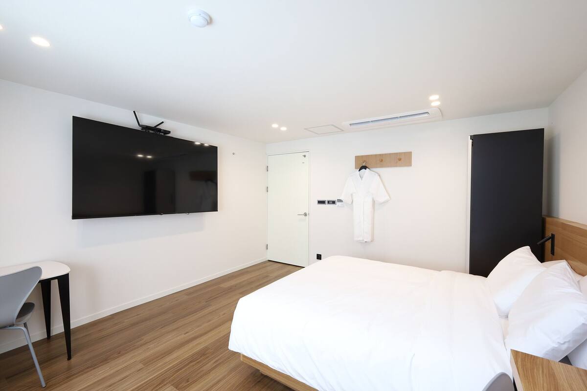 Premium-Doppelzimmer | 1 Schlafzimmer, Schreibtisch, laptopgeeigneter Arbeitsplatz