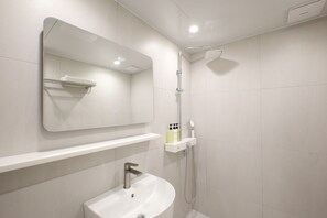 Badewanne und Dusche (separat), Komfortbadewanne
