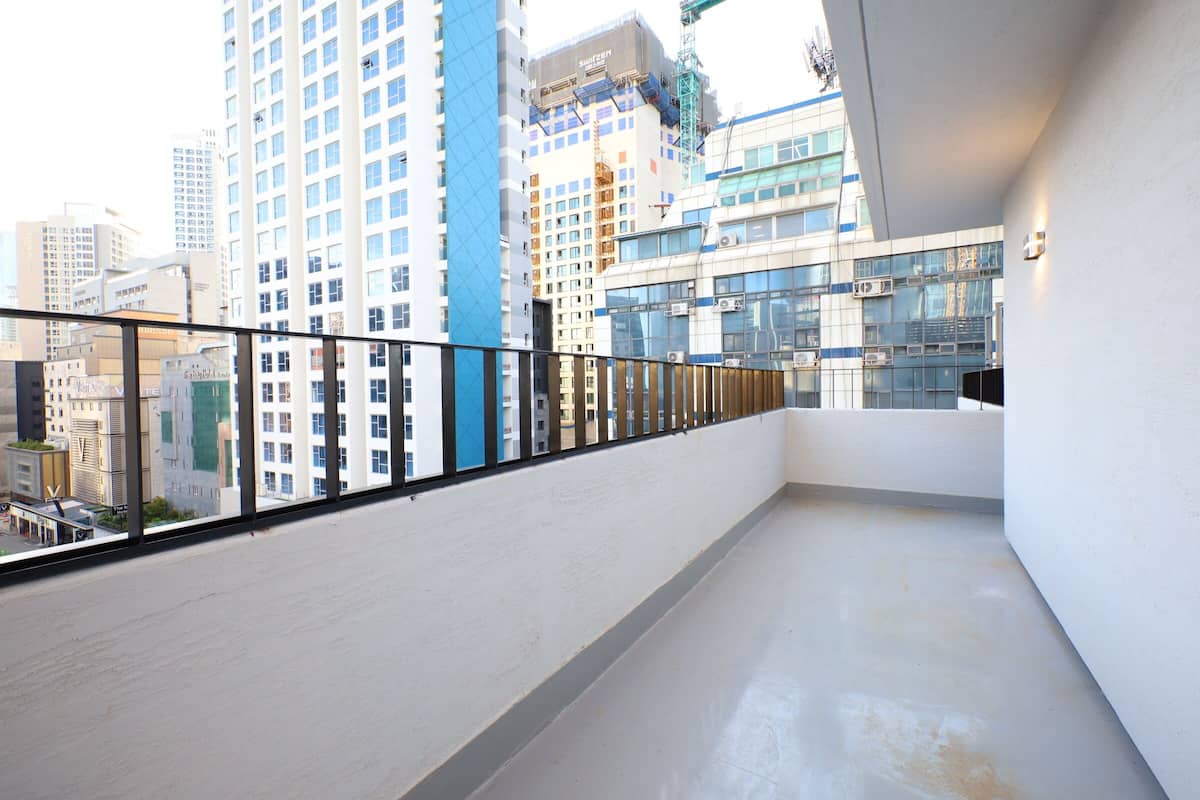 1 bedroom, desk, laptop workspace, free WiFi