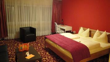 Desk, blackout drapes, soundproofing, free WiFi