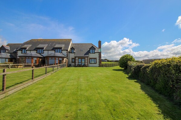 Property grounds - Kensa Toll (Wadebridge)