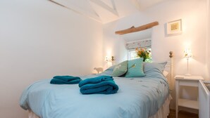 3 bedrooms, cribs (free), WiFi (free) - James' Cottage (Helston)