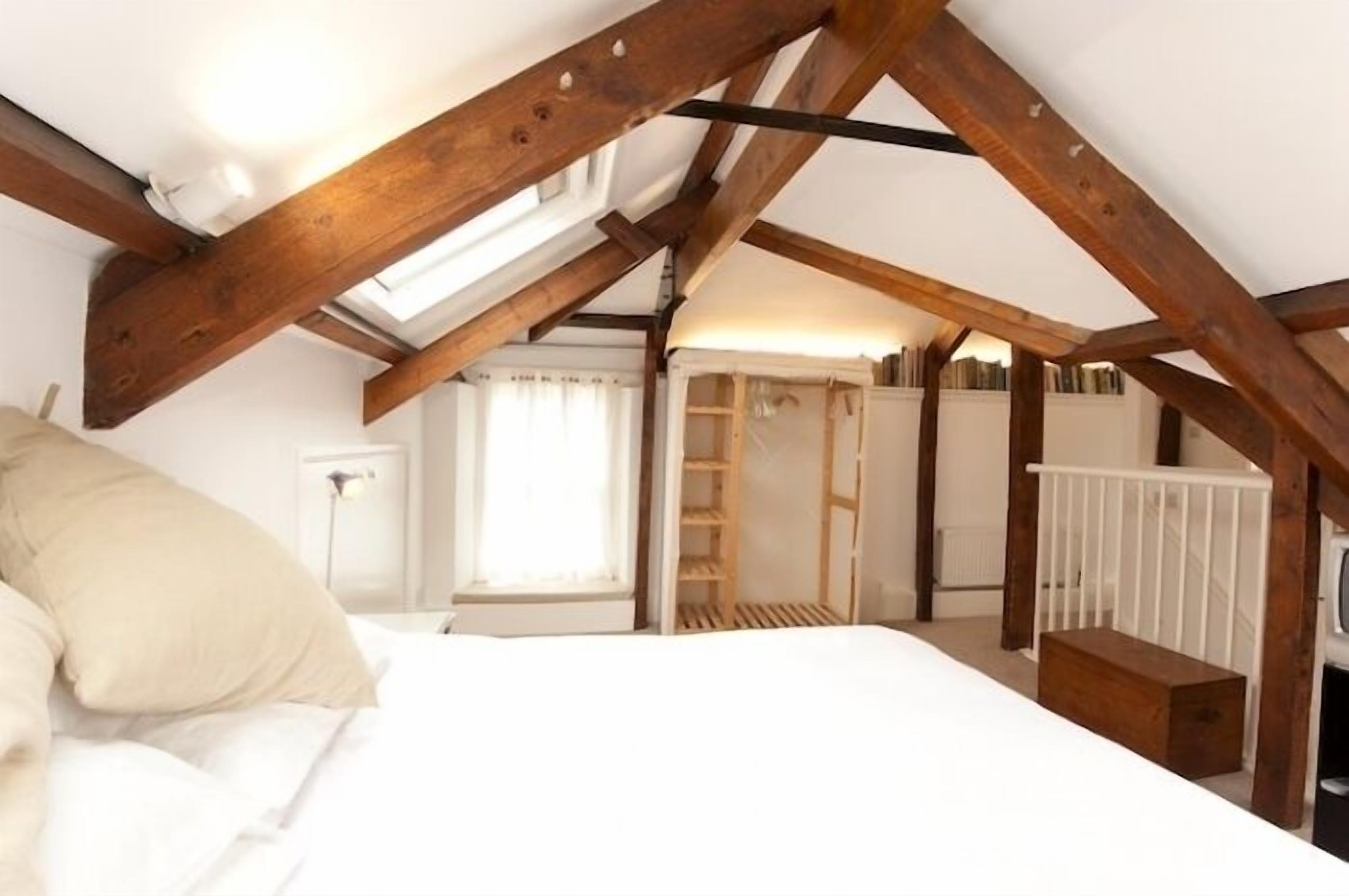 3 bedrooms, free cribs/infant beds, free WiFi