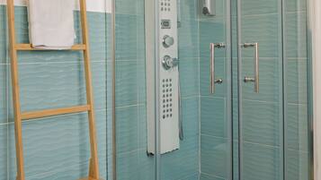 Junior Suite, City View | Bilik Mandi | Pancuran mandi, hulu semburan hidrourut