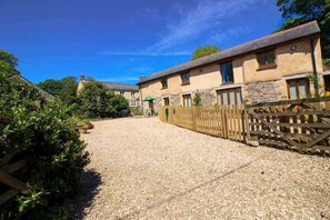 Property grounds - Little Carwinnick (Truro)