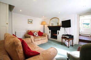 Fireplace - Lamellen Lodge (Bodmin)