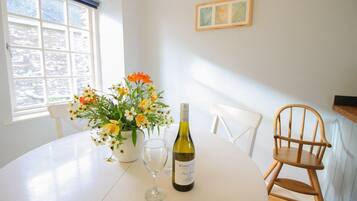 Ruokailu omassa huoneessa