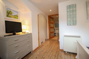 Living area - Little Venn (Truro)