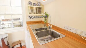 Private kitchen - Mariners Cottage (Falmouth)
