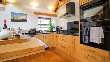 2 bedrooms, free cots/infant beds, free WiFi