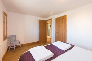 2 phòng ngủ, nôi (giường cho trẻ sơ sinh) miễn phí