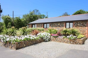 Mặt tiền nơi lưu trú