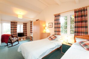 3 soverom, barnesenger (inkludert) og wi-fi (inkludert)