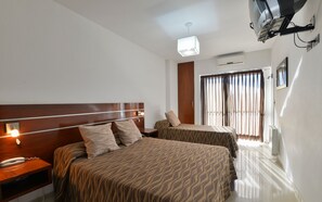 Minibar, in-room safe, iron/ironing board, free WiFi - Hotel Ritz (Alta Gracia)