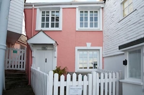 Mặt tiền nơi lưu trú