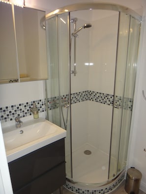 Apartment ("Hannah" (incl Cleaning Fee)) | Bathroom shower - Ferienwohnung Hannah Hahnenklee (Goslar)