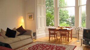 Unclassified image, 5 of 26, button - Botanic Garden Apartment Edinburgh (Edinburgh)