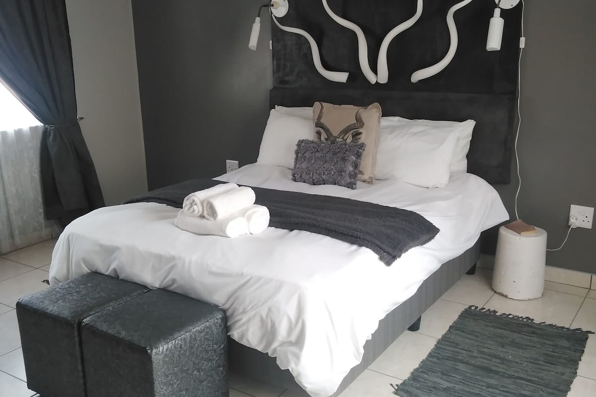 Luxury Double Room, 1 Double Bed, Non Smoking, Pool View