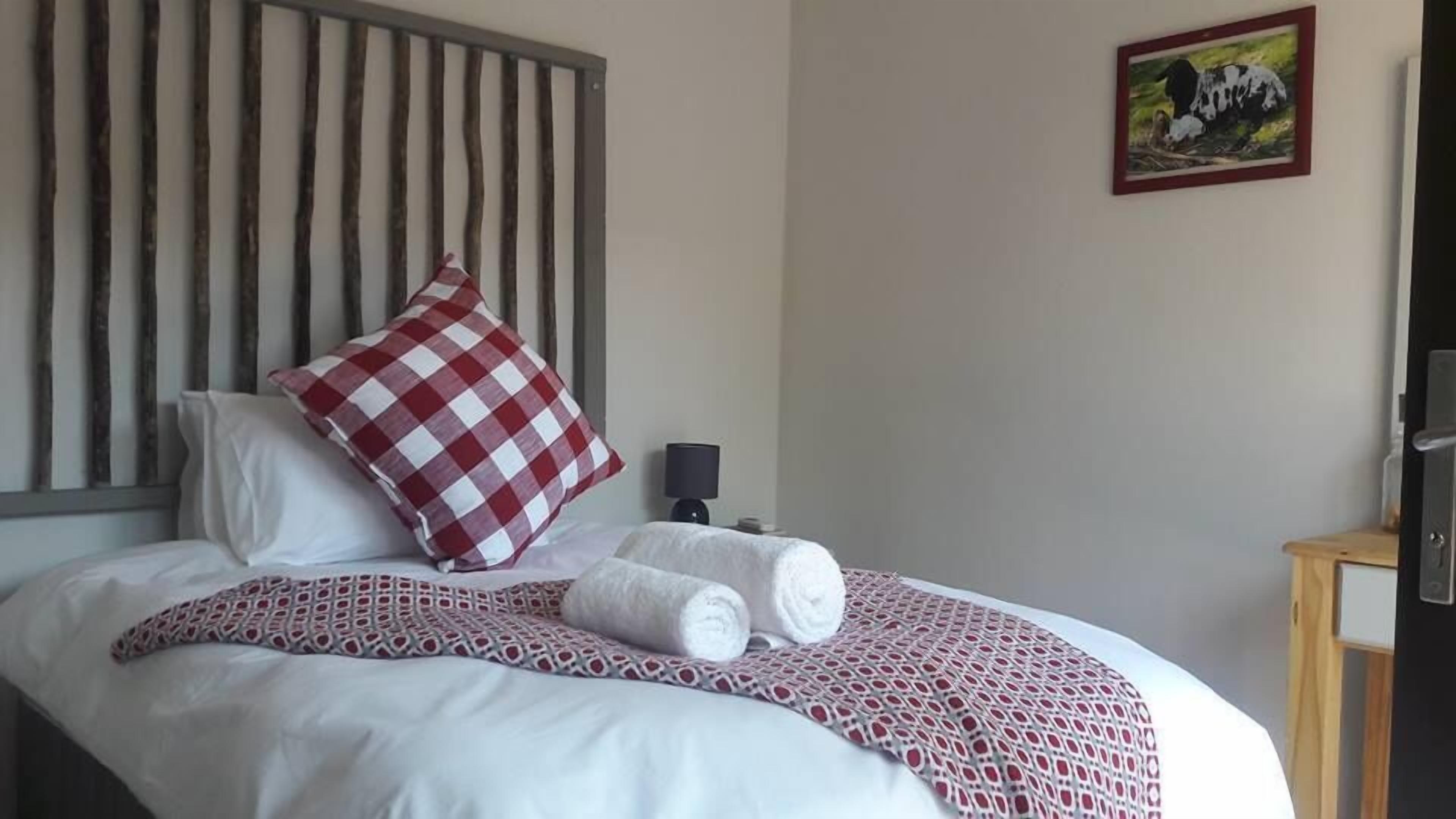 Economy Double Room, 1 Double Bed | Individually decorated, iron/ironing board, free WiFi
