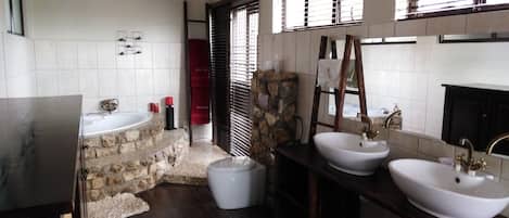Family Double Room | Bathroom