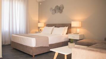 Double Room, 1 Double Bed with Sofa bed | Iron/ironing board, rollaway beds, free WiFi, bed sheets