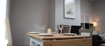 Charming 2 Bedroom Cottage in Central Location