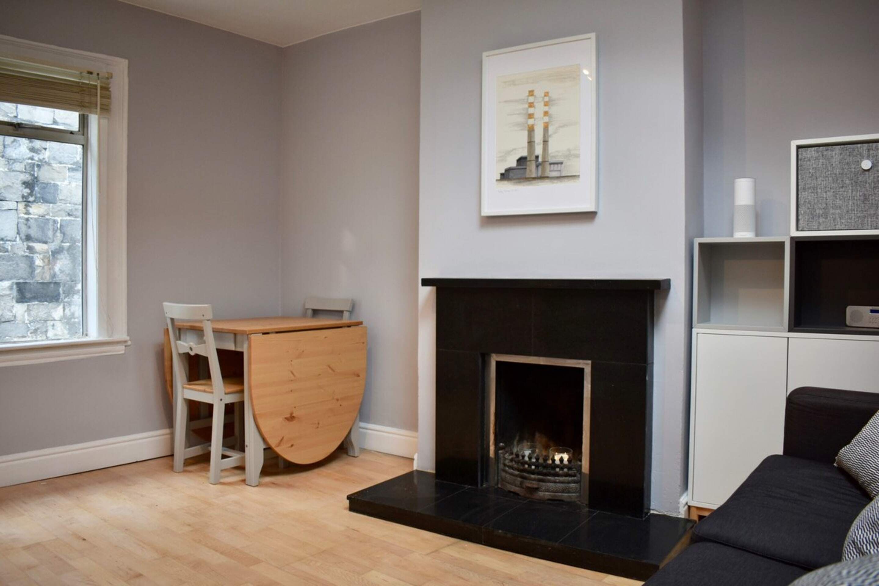 Cottage (2 Bedrooms) | Living room