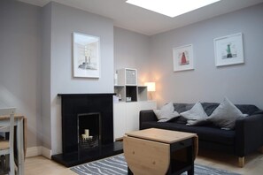 Interior - Charming 2 Bedroom Cottage in Central Location (Dublin)