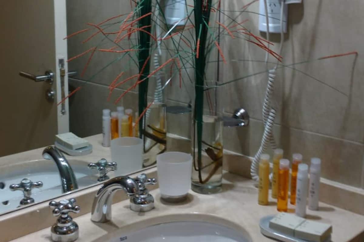 combined shower/bathtub, deep-soaking bathtub, rainfall showerhead