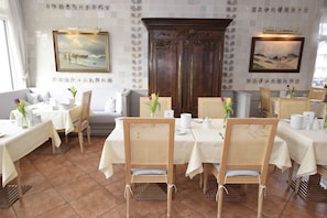 Petit déjeuner buffet compris tous les jours