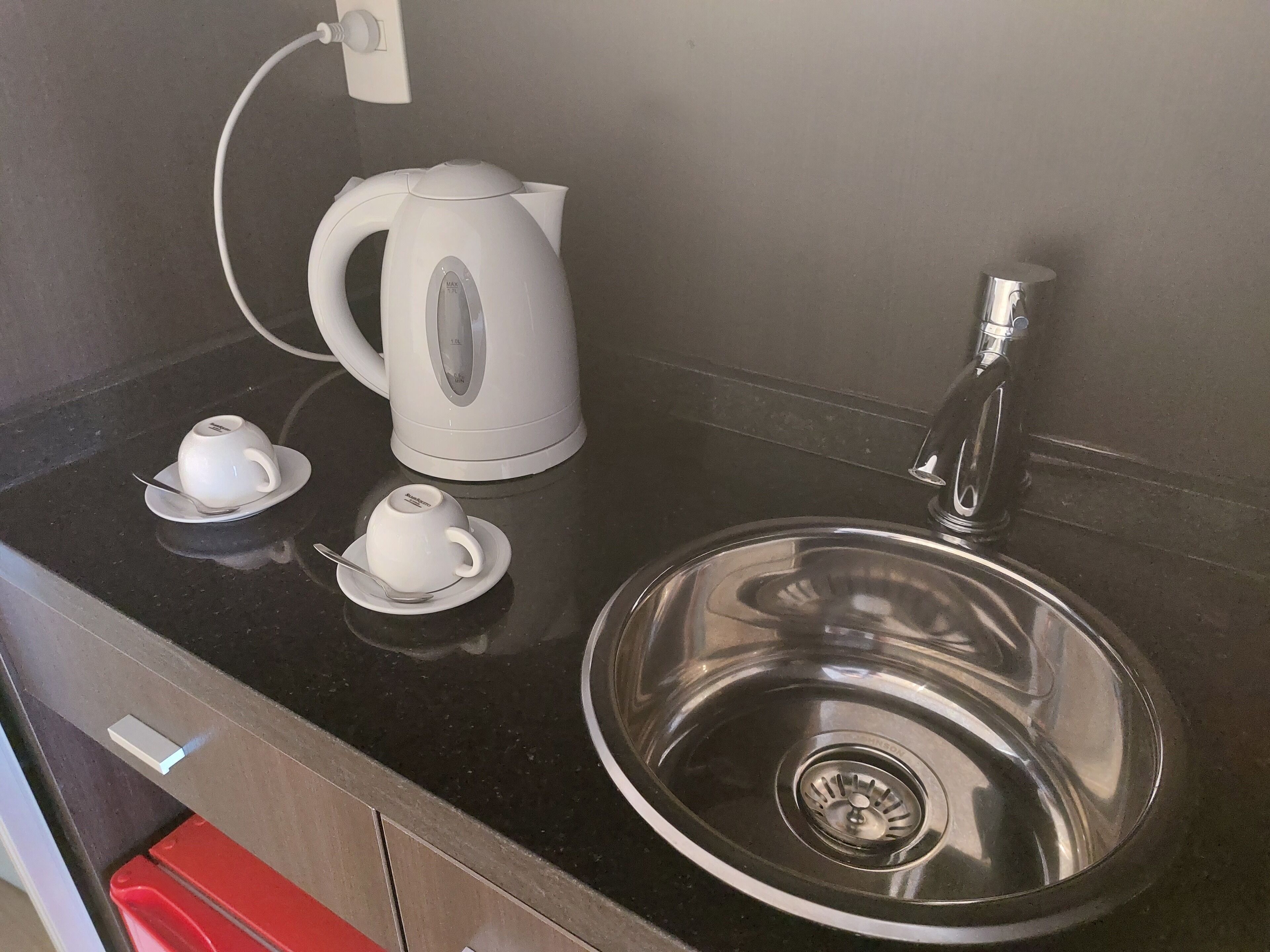 economy studio | private kitchen | mini-fridge, electric kettle