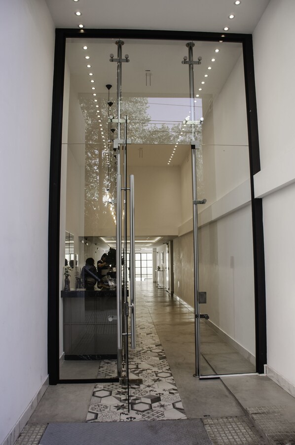 Property entrance - Avellaneda Aparts & Suites (Buenos Aires)