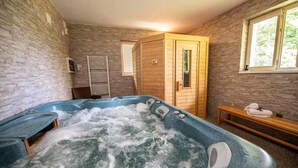 View from property - Parkhotel Skalnv M Osto (Holín)