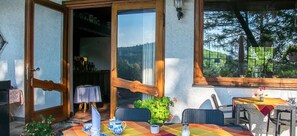 Outdoor dining - Hotel Buchberg (Schoensee)