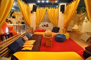 Massage Thái, 2 phòng trị liệu 