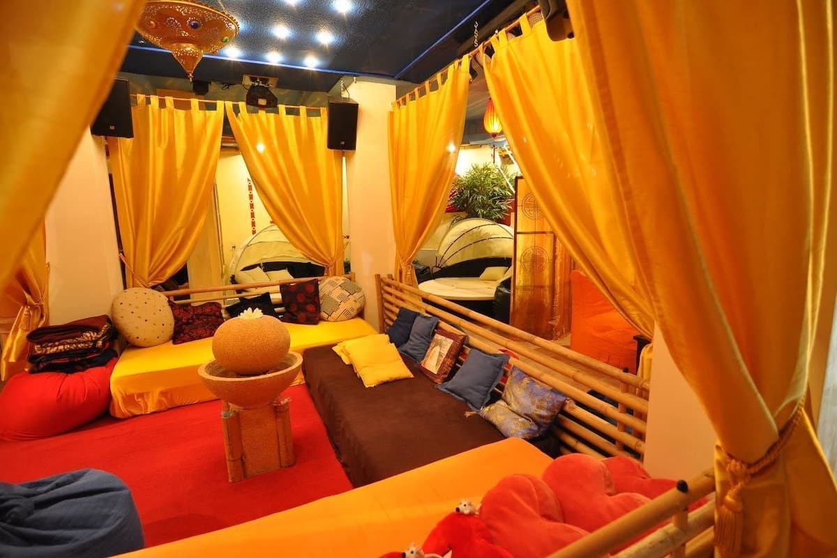 thai massages, 2 treatment rooms