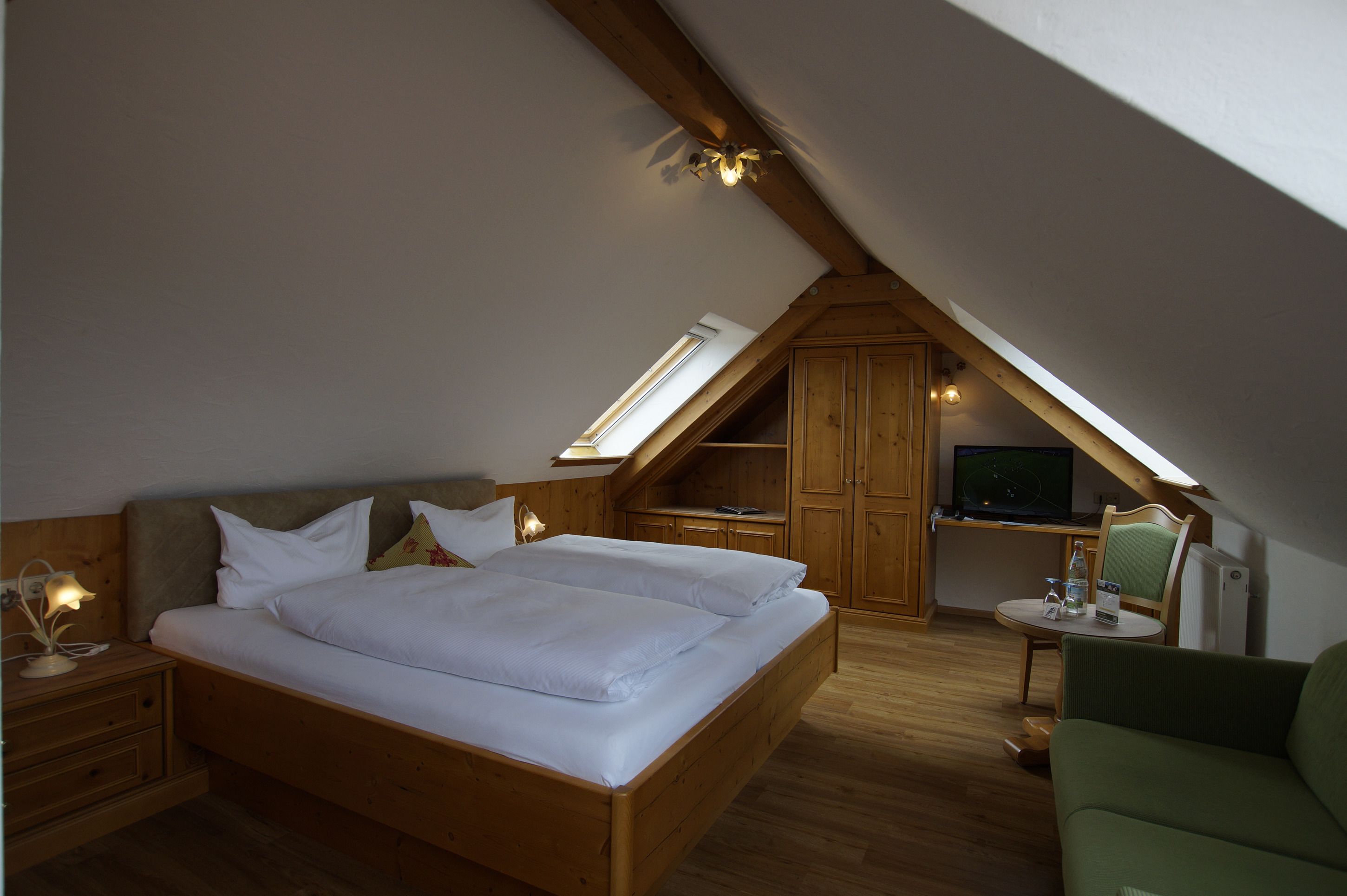 Doppelzimmer, 1 Doppelbett, Nichtraucher | Allergikerbettwaren, Zimmersafe, Schreibtisch, Bügeleisen/Bügelbrett