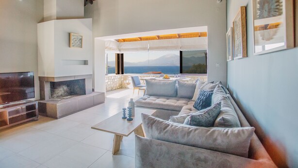 Villa | Living area - Teatro Villa (Aigialeia)