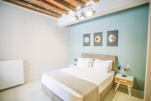 Villa | Iron/ironing board, free WiFi, bed sheets
