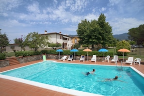 Sæsonbestemt udendørs pool