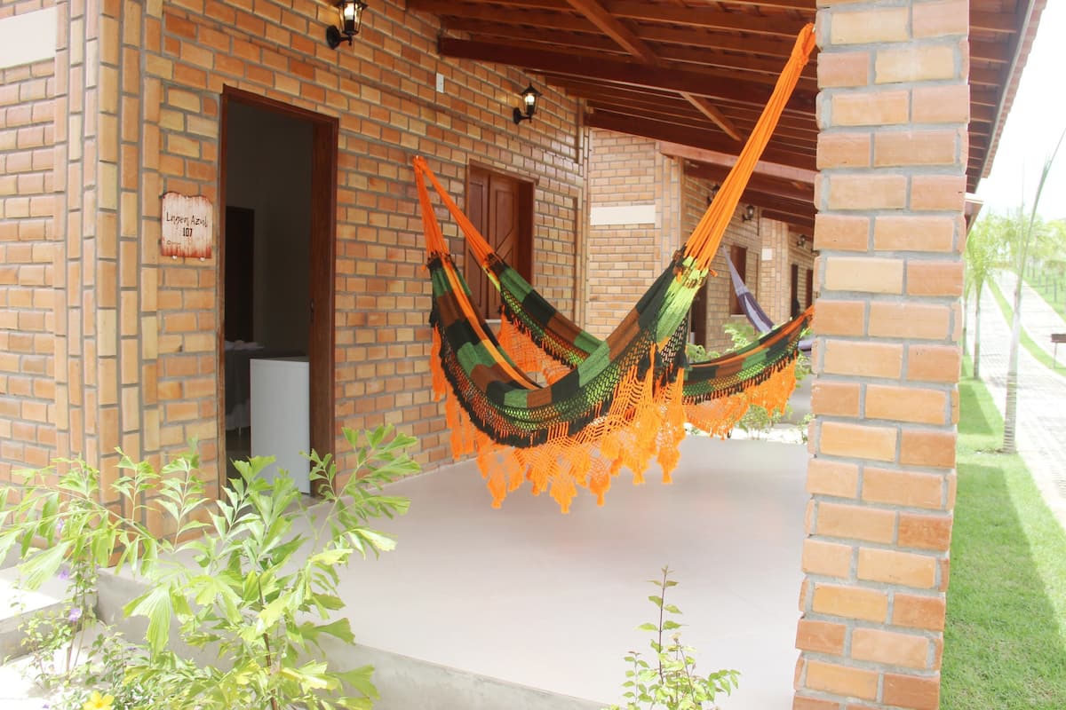 Chalet Deluks, 1 Tempat Tidur Queen, pemandangan halaman | Pemandangan balkon