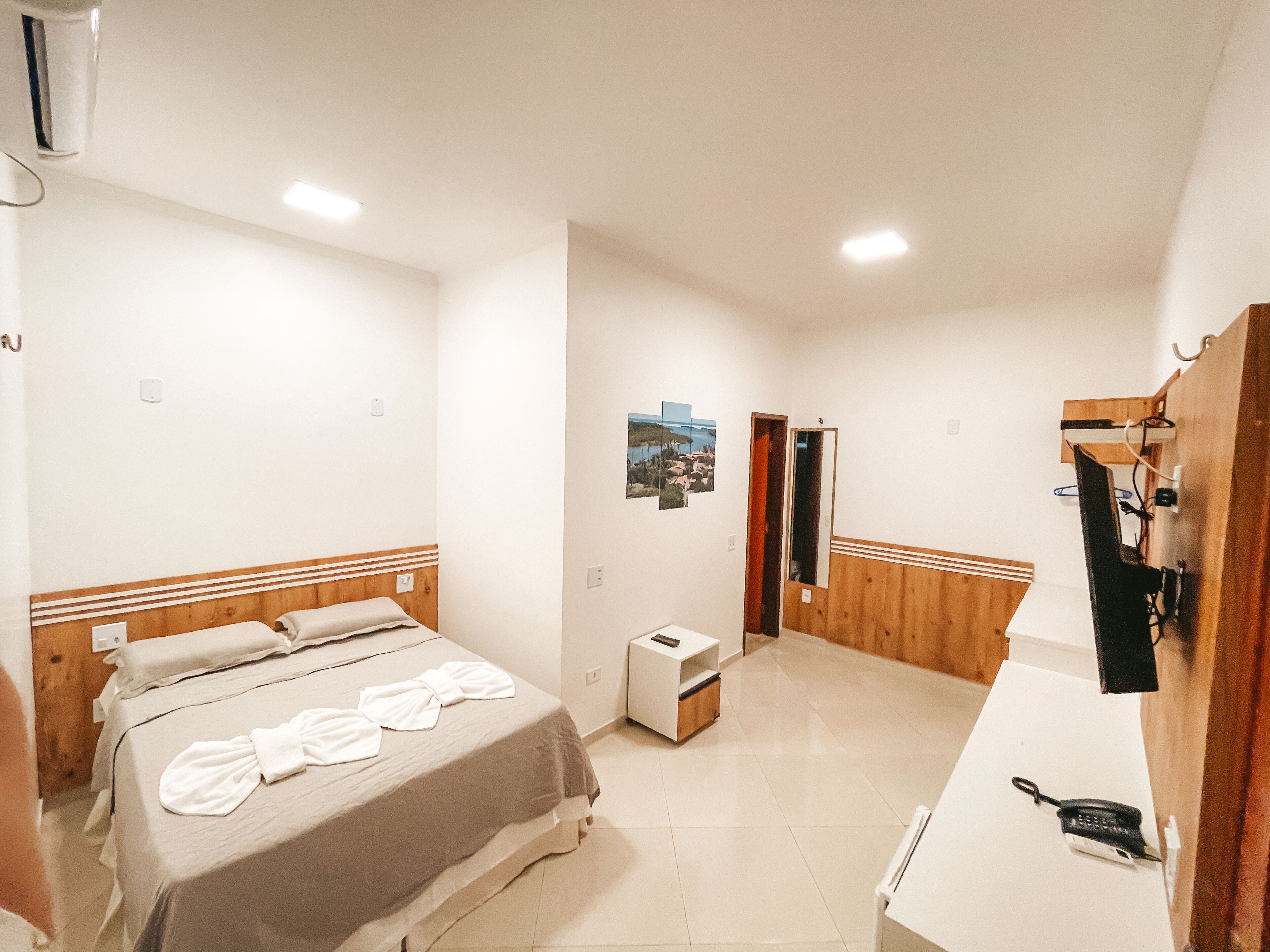 Chalé luxo, 1 cama Queen, vista para o pátio | 10 quartos, roupas de cama premium