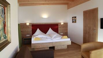 Double Room | In-room safe, desk, soundproofing, rollaway beds