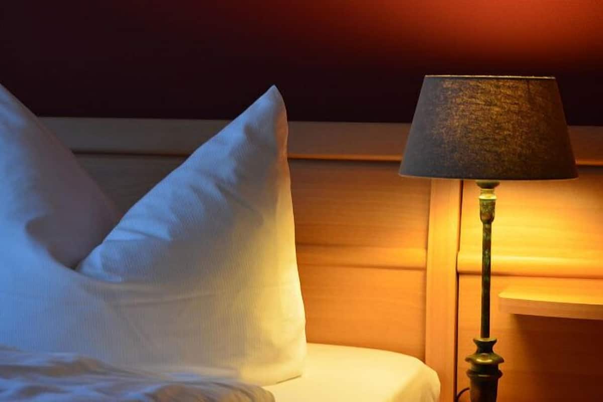 Classic Double Room | In-room safe, desk, blackout drapes, cribs/infant beds