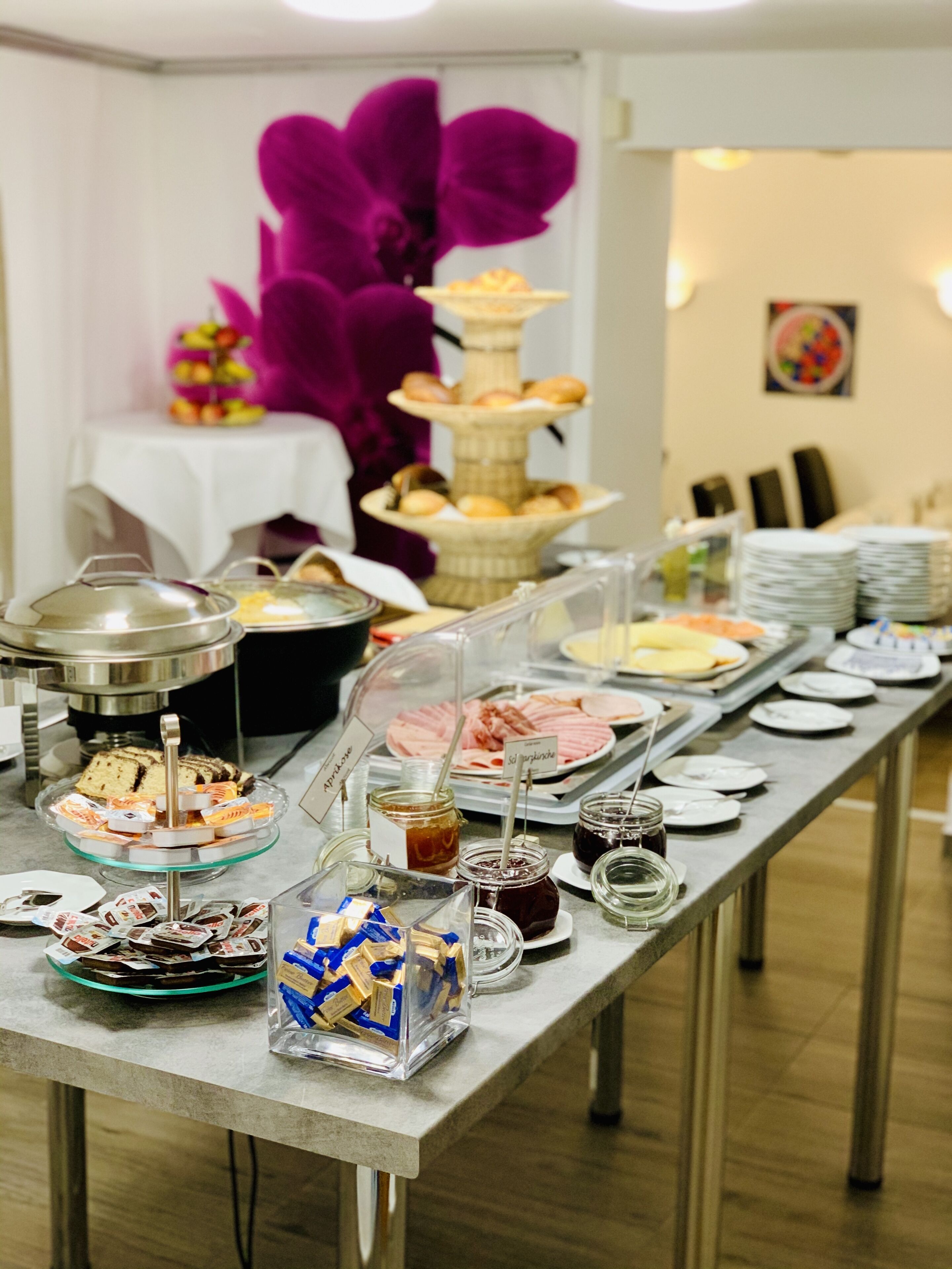 daily buffet breakfast (eur 6 per person)
