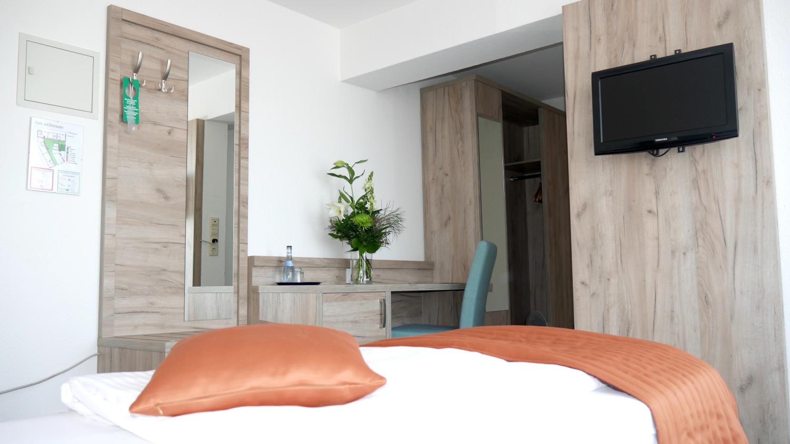 minibar, desk, soundproofing, free wifi