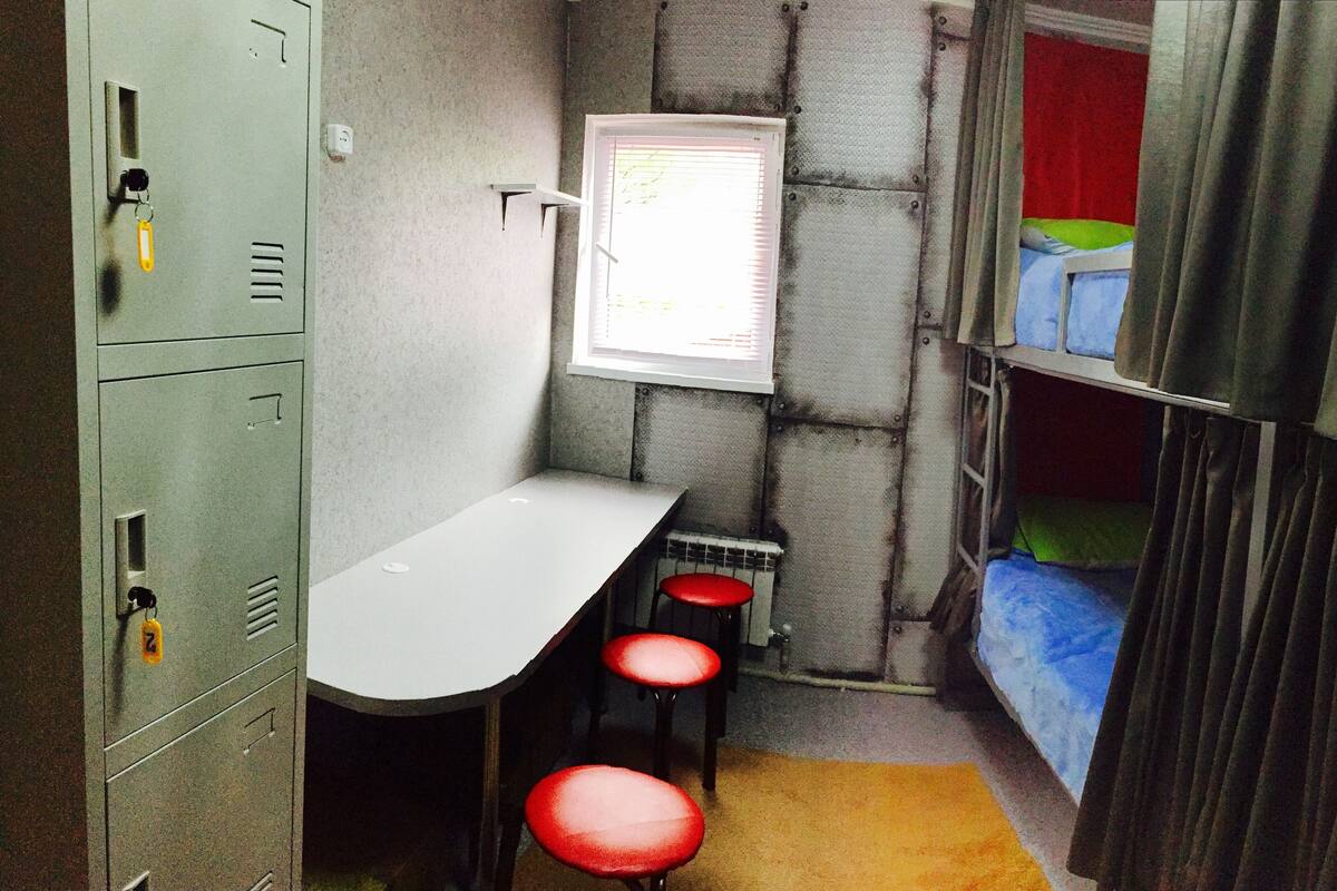 共用宿舍, 僅限男士 (4 beds) | 房內夾萬、熨斗/熨衫板、免費 Wi-Fi、床單