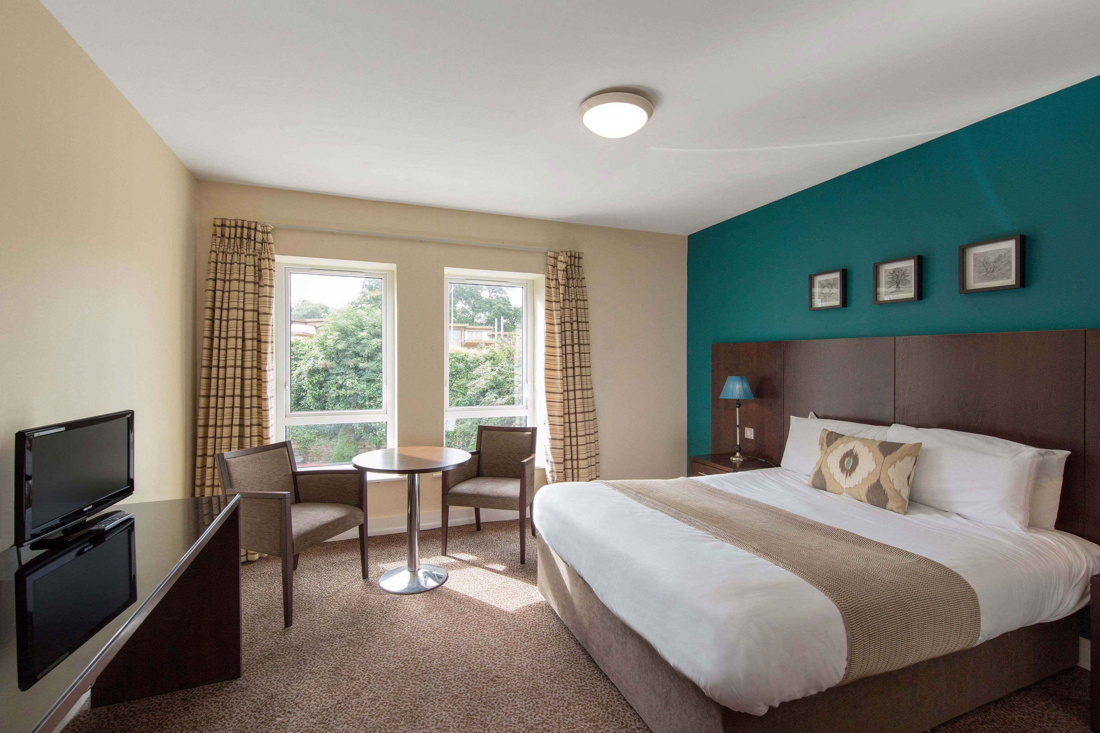 in-room safe, desk, laptop workspace, iron/ironing board